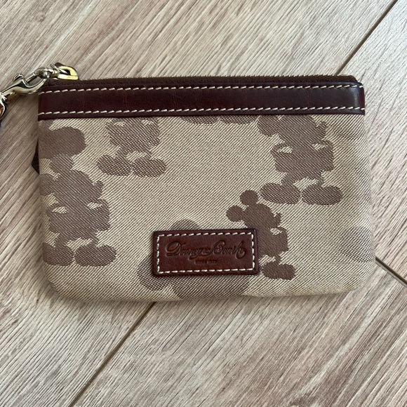 Dooney & Bourke Slim Wristlet - Picture 2 of 9